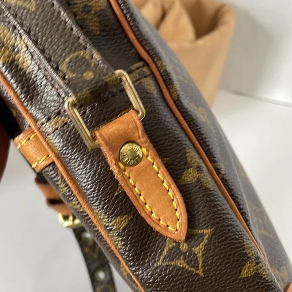 Authentic Louis Vuitton Monogram Danube Crossbody/Shoulder Bag. - Picture 7 of 17